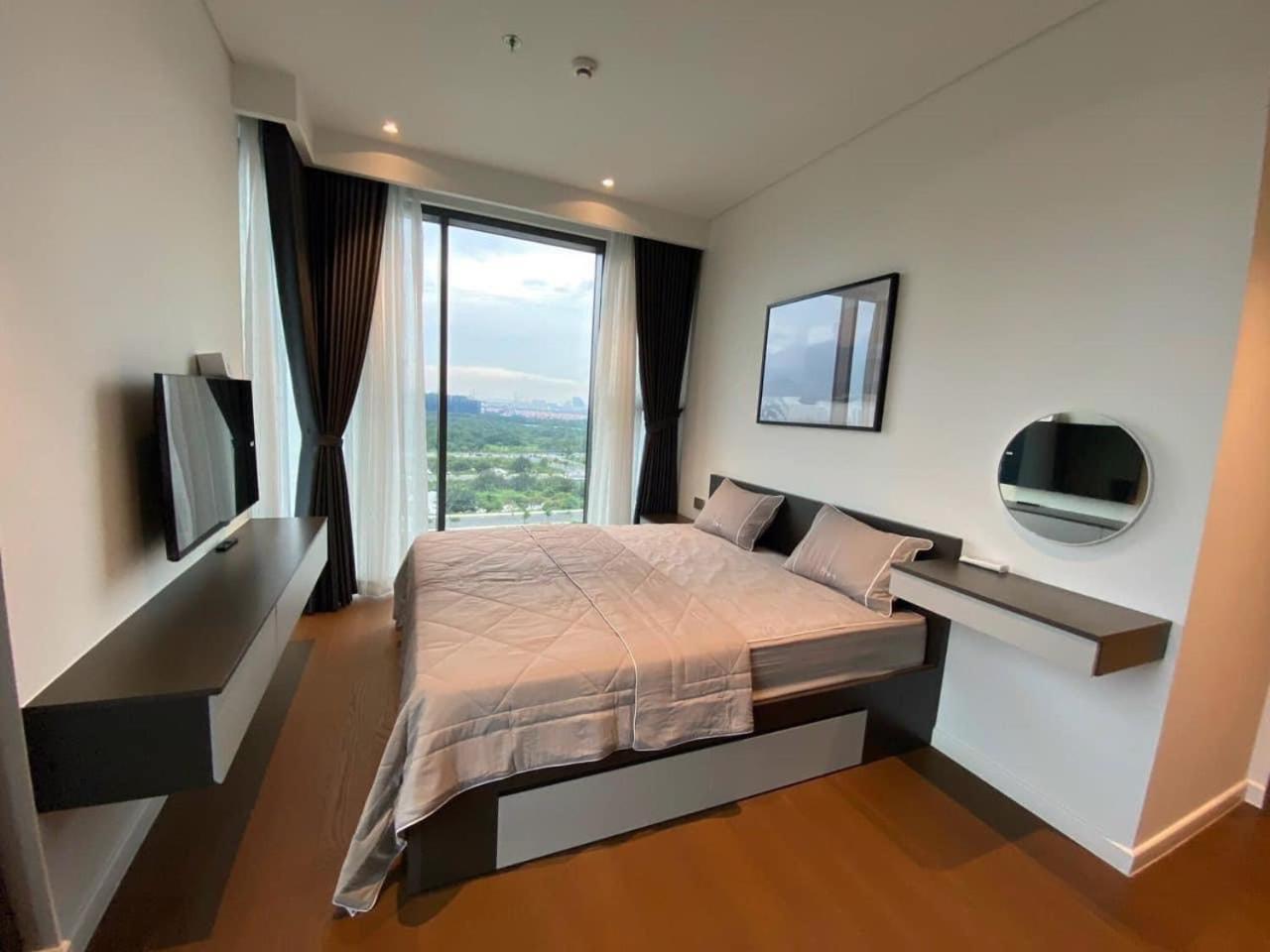 The Crest-central Saigon Riverside -free Pool-gym-sauna Room-yoga Appartement *