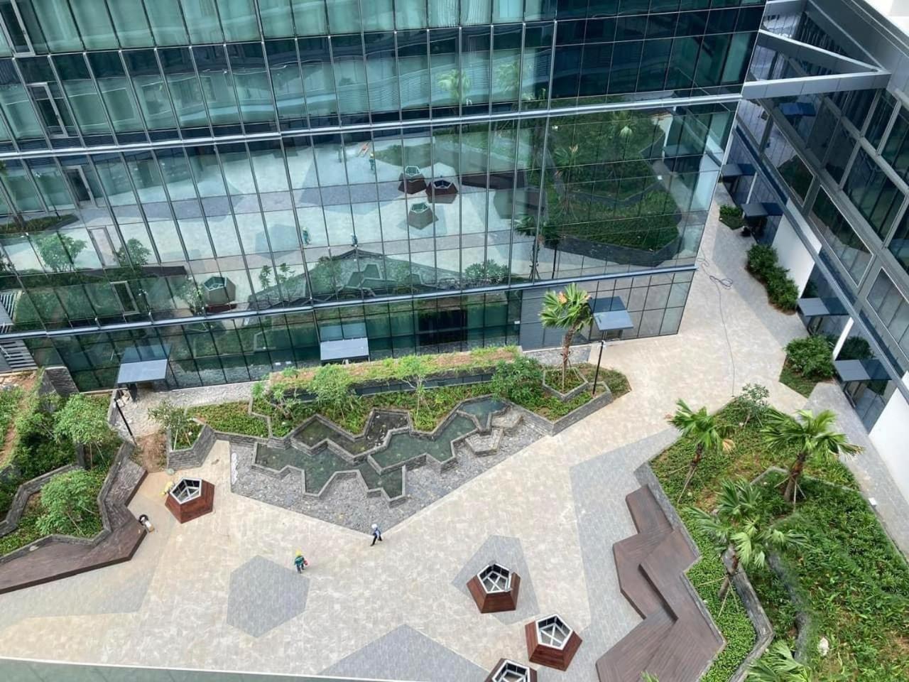 The Crest-central Saigon Riverside -free Pool-gym-sauna Room-yoga Appartement
